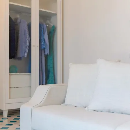 Maison Marika Σορέντο